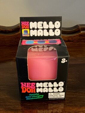 NeeDoh Mello Mallo Color-Changing Marshmallow -Pink-Schylling Brand